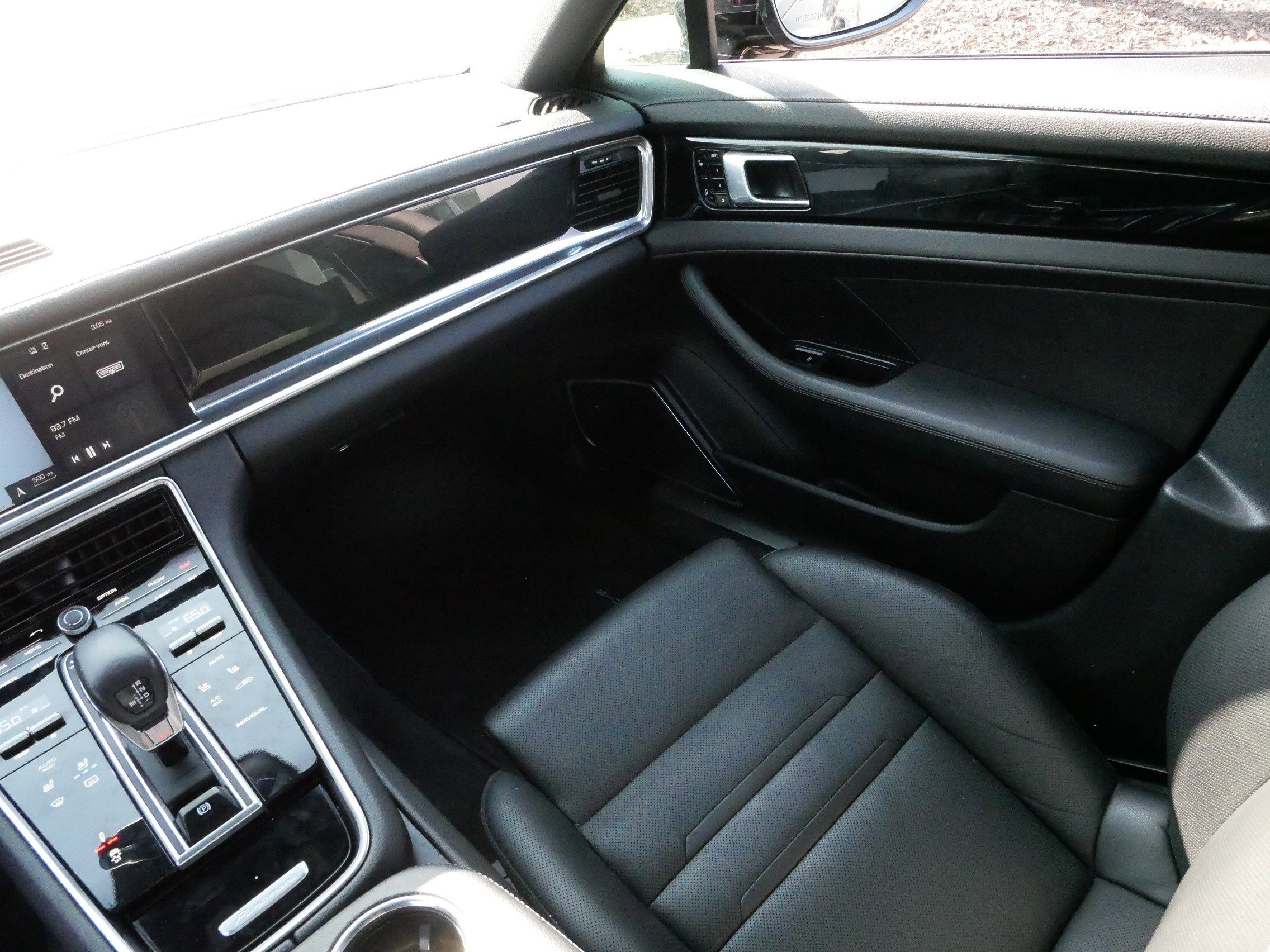 Used 2018 Porsche Panamera 4 image 11