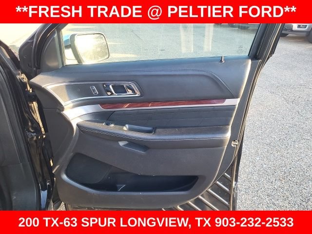 Used 2018 Ford Explorer Platinum AWD/4WD image 32