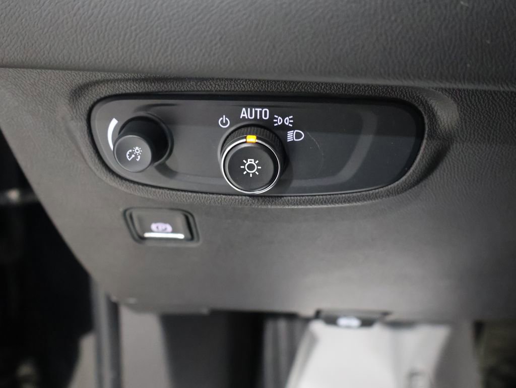 Used 2024 GMC Terrain SLE image 35