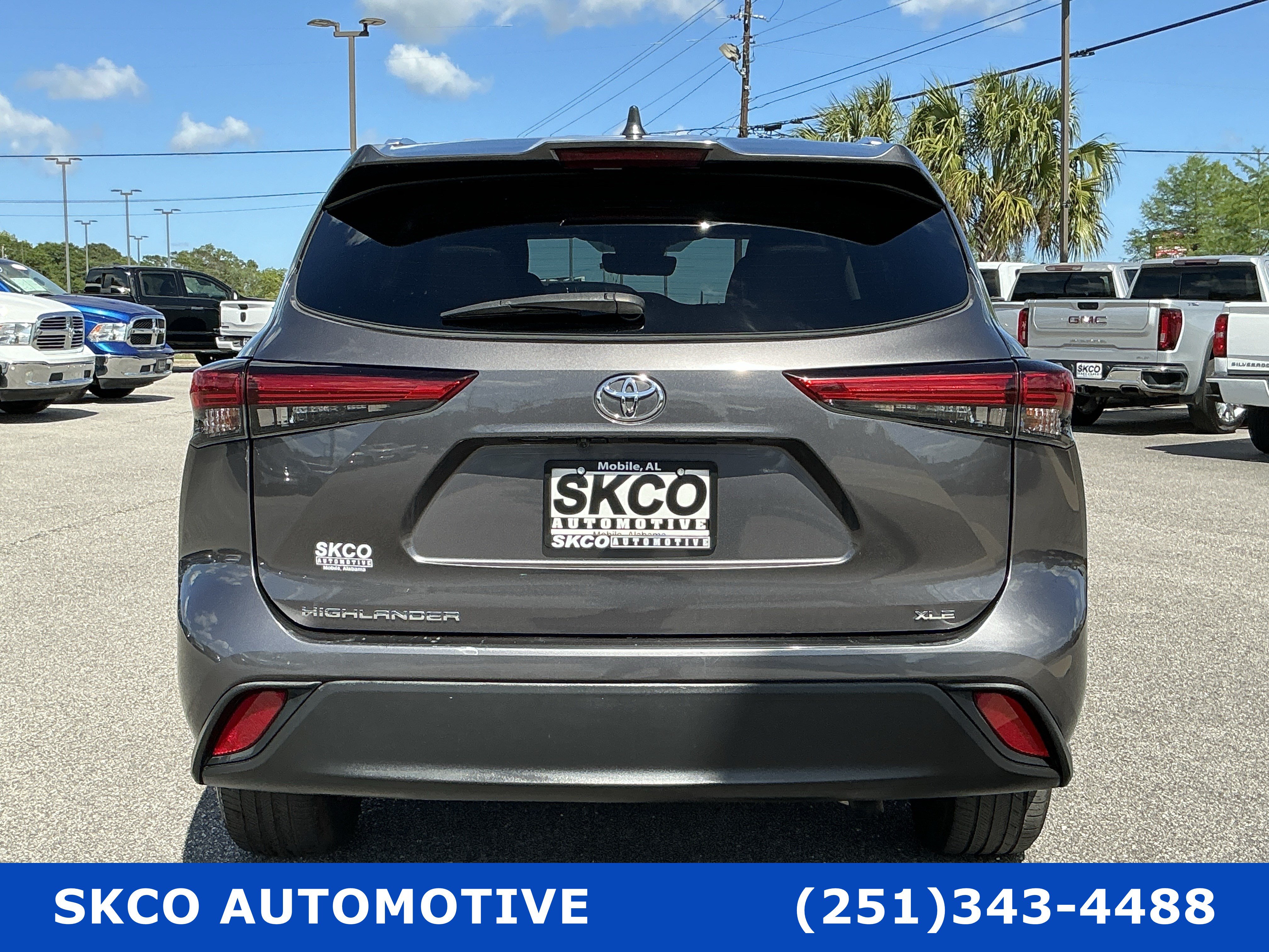Used 2021 Toyota Highlander XLE FWD image 4
