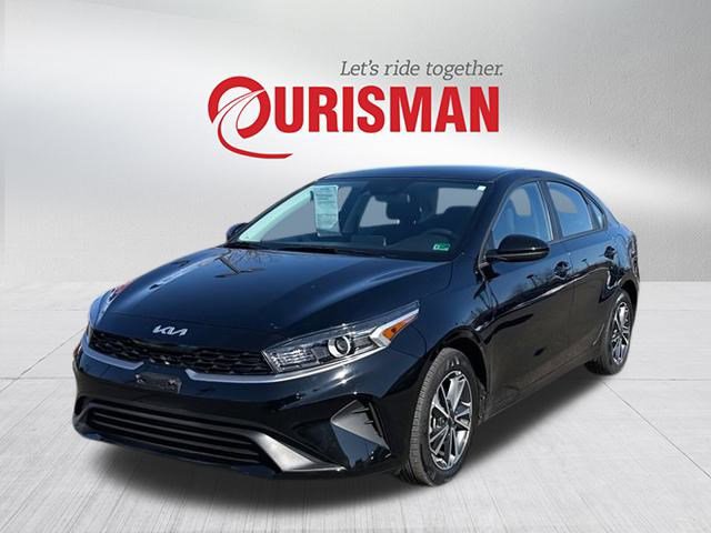 Used 2023 Kia Forte LXS image 5