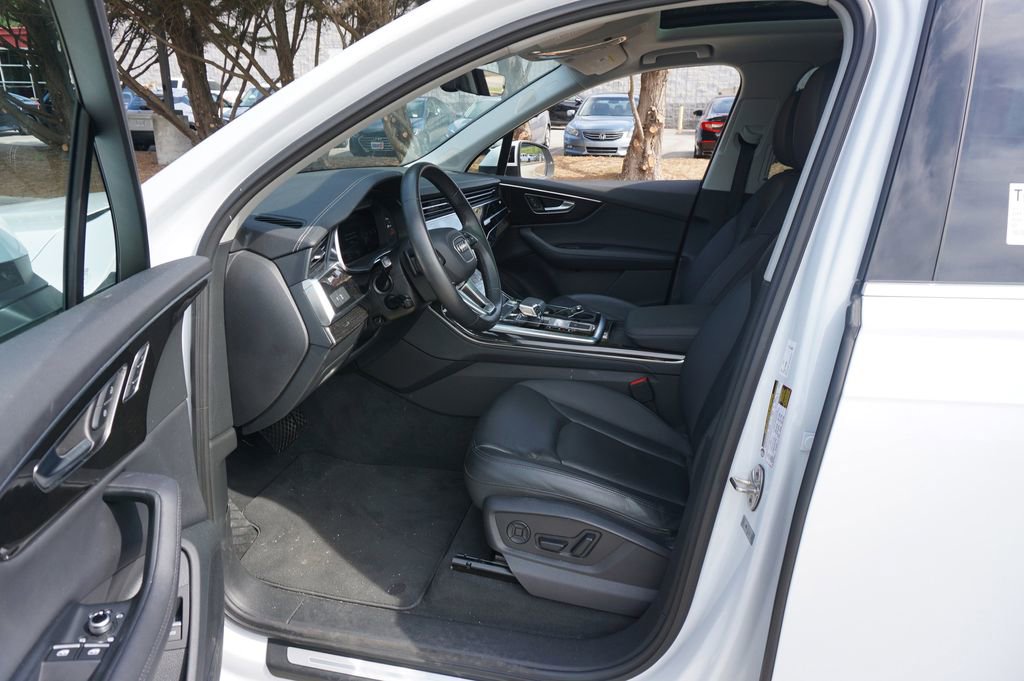 Used 2024 Audi Q7 3.0T Premium Plus AWD/4WD image 2