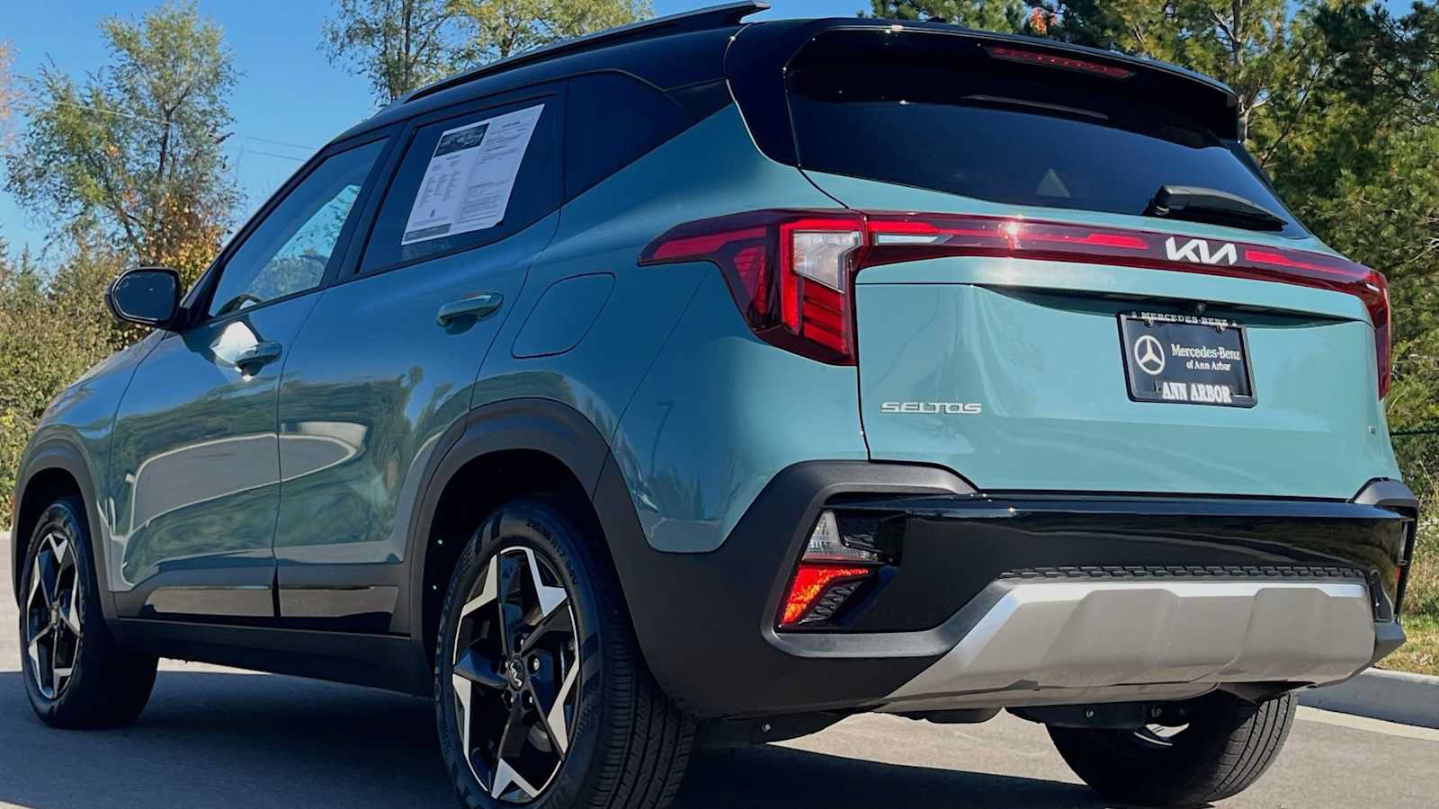 Used 2025 Kia Seltos S AWD/4WD image 16