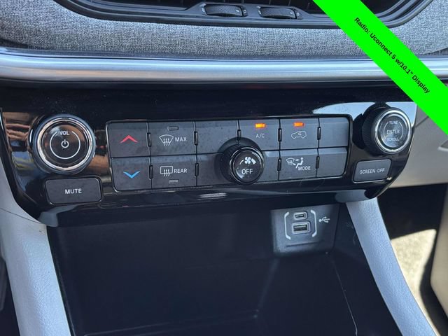 Used 2023 Jeep Compass Latitude AWD/4WD image 18