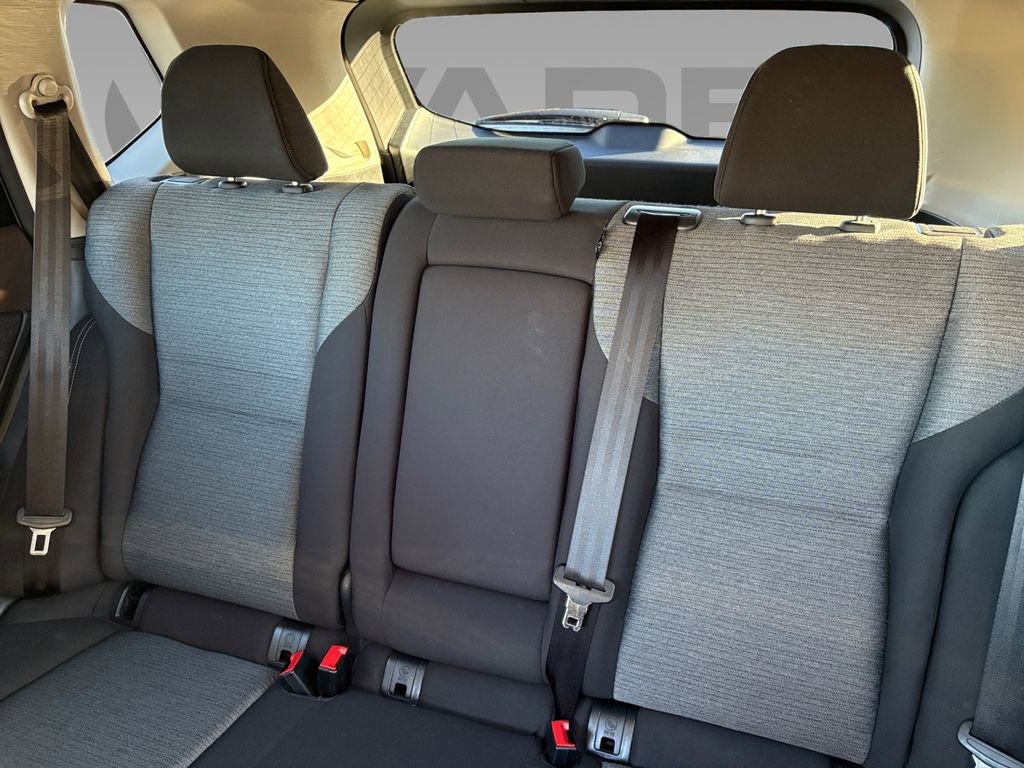 Used 2023 Nissan Rogue SV image 4