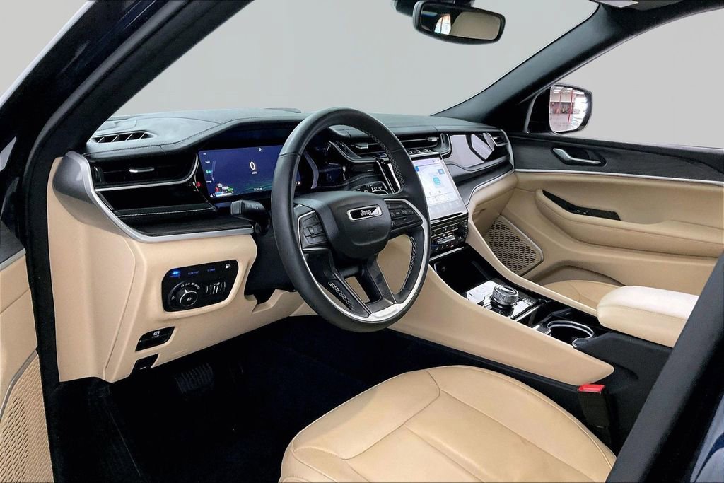 Used 2022 Jeep Grand Cherokee Limited 4xe image 16