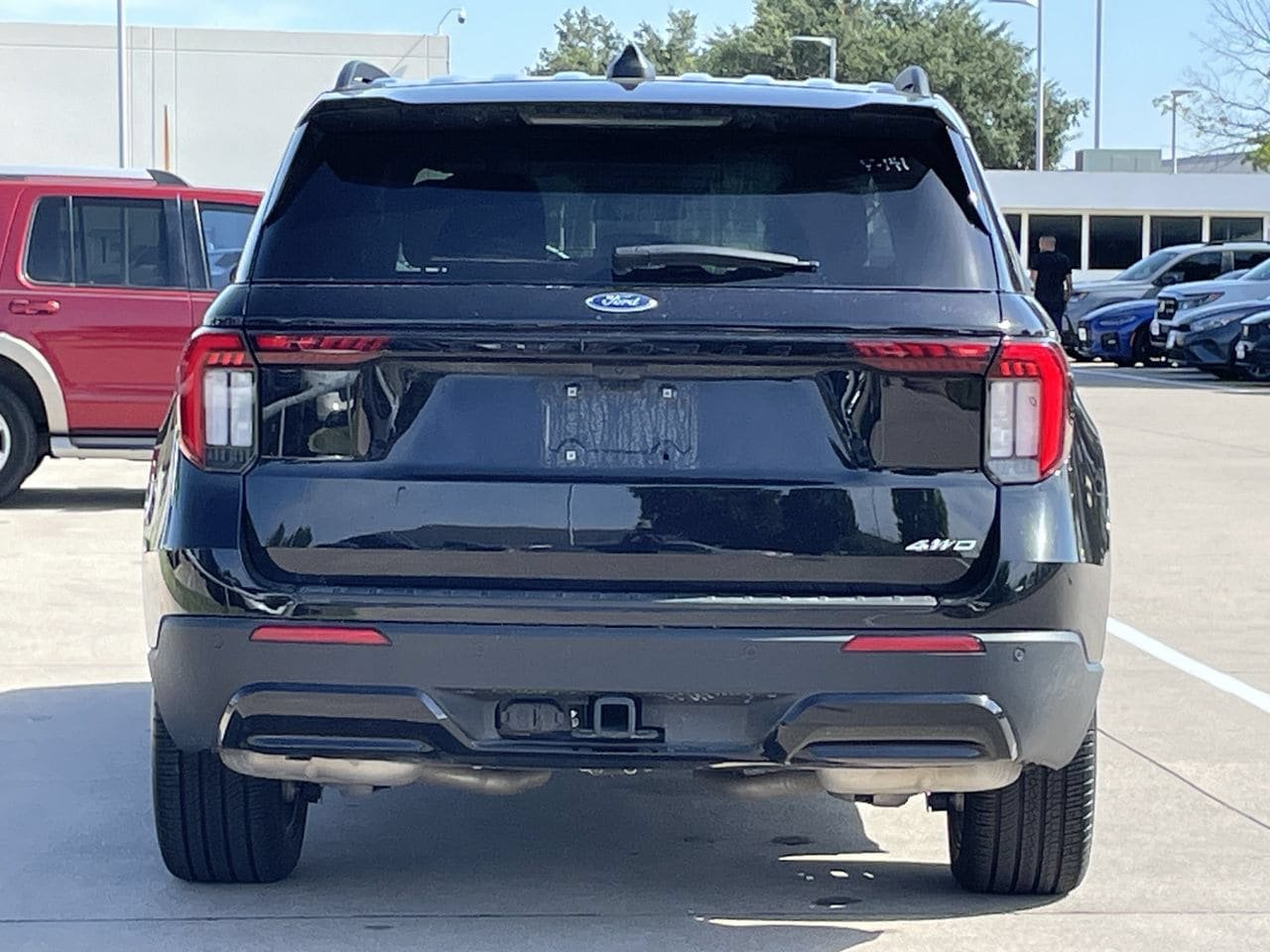 Used 2025 Ford Explorer ST-Line w/ ST-Line Street Pack AWD/4WD image 5