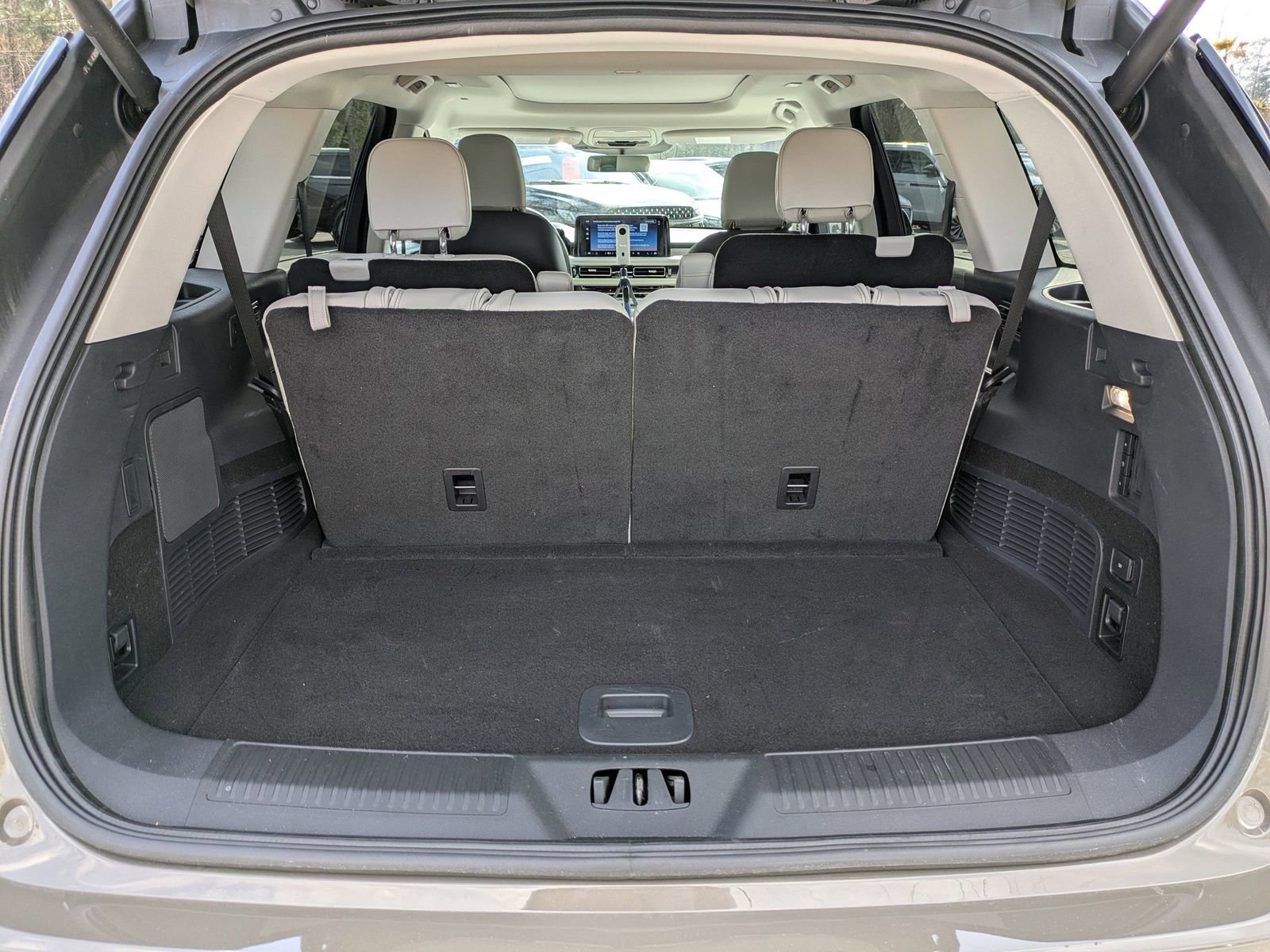 Certified 2025 Lincoln Aviator Reserve image 13