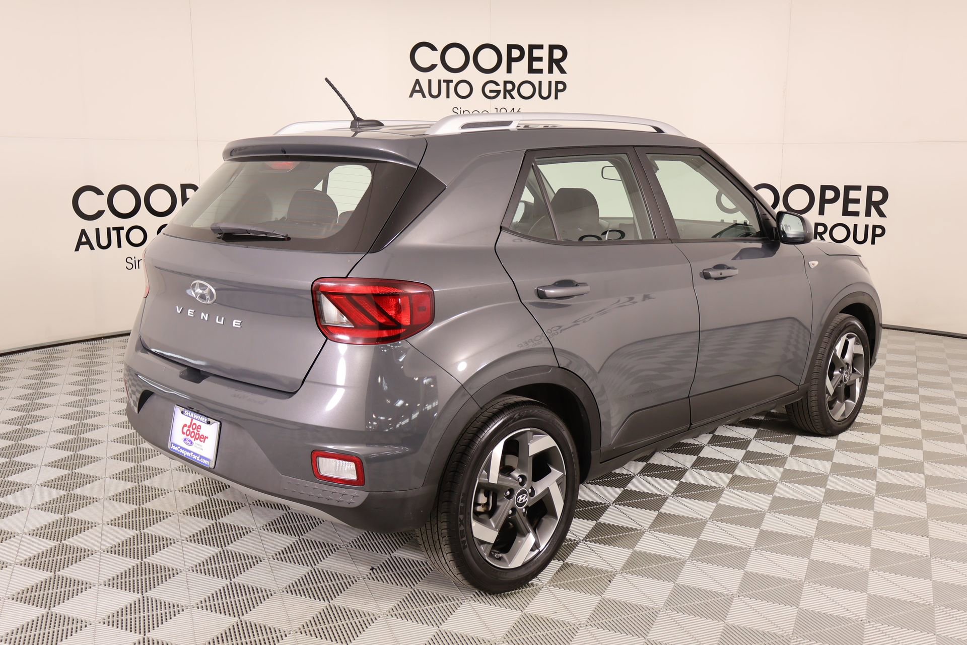 Used 2025 Hyundai Venue SEL FWD image 20