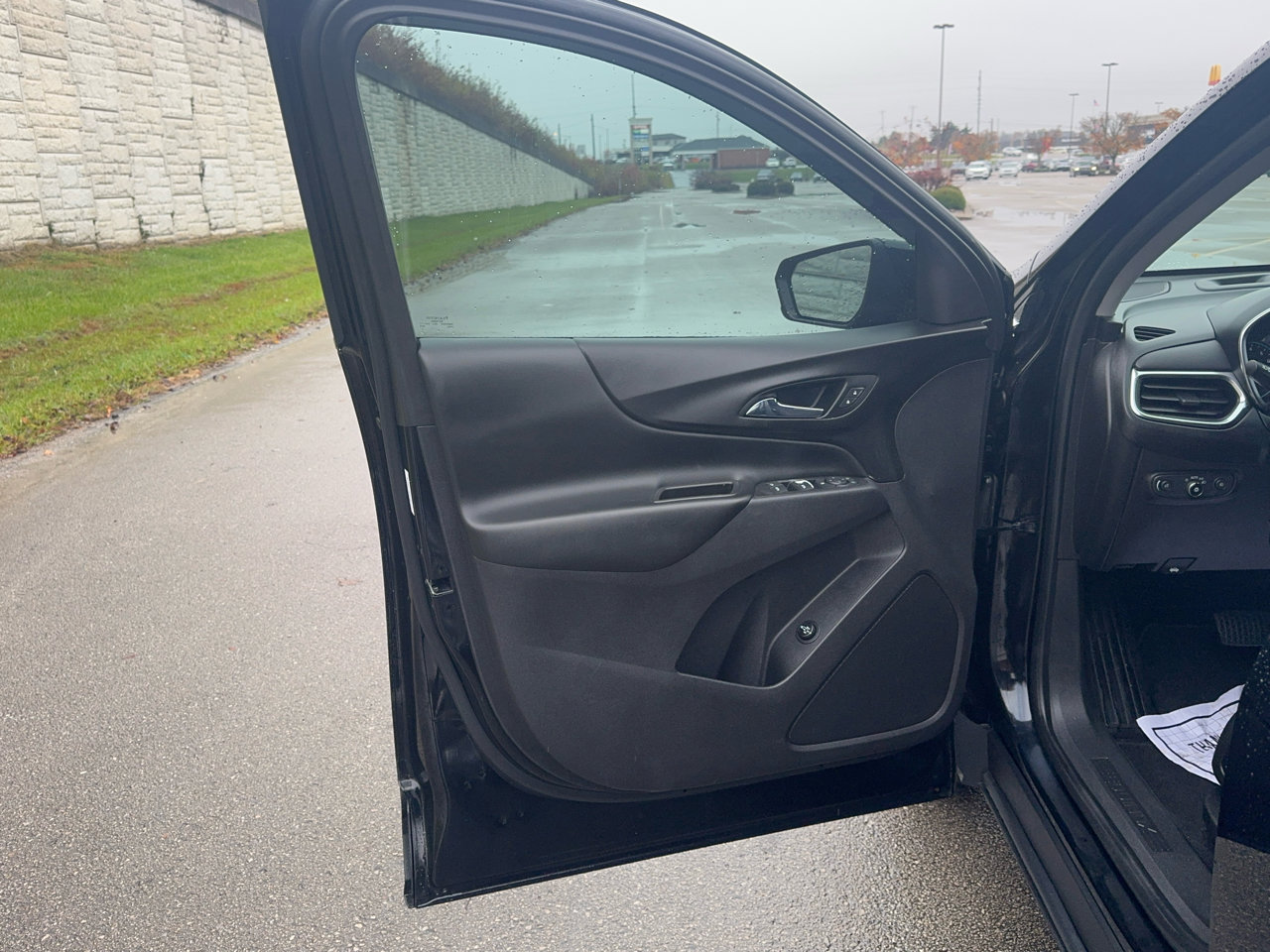 Used 2021 Chevrolet Equinox LT image 11