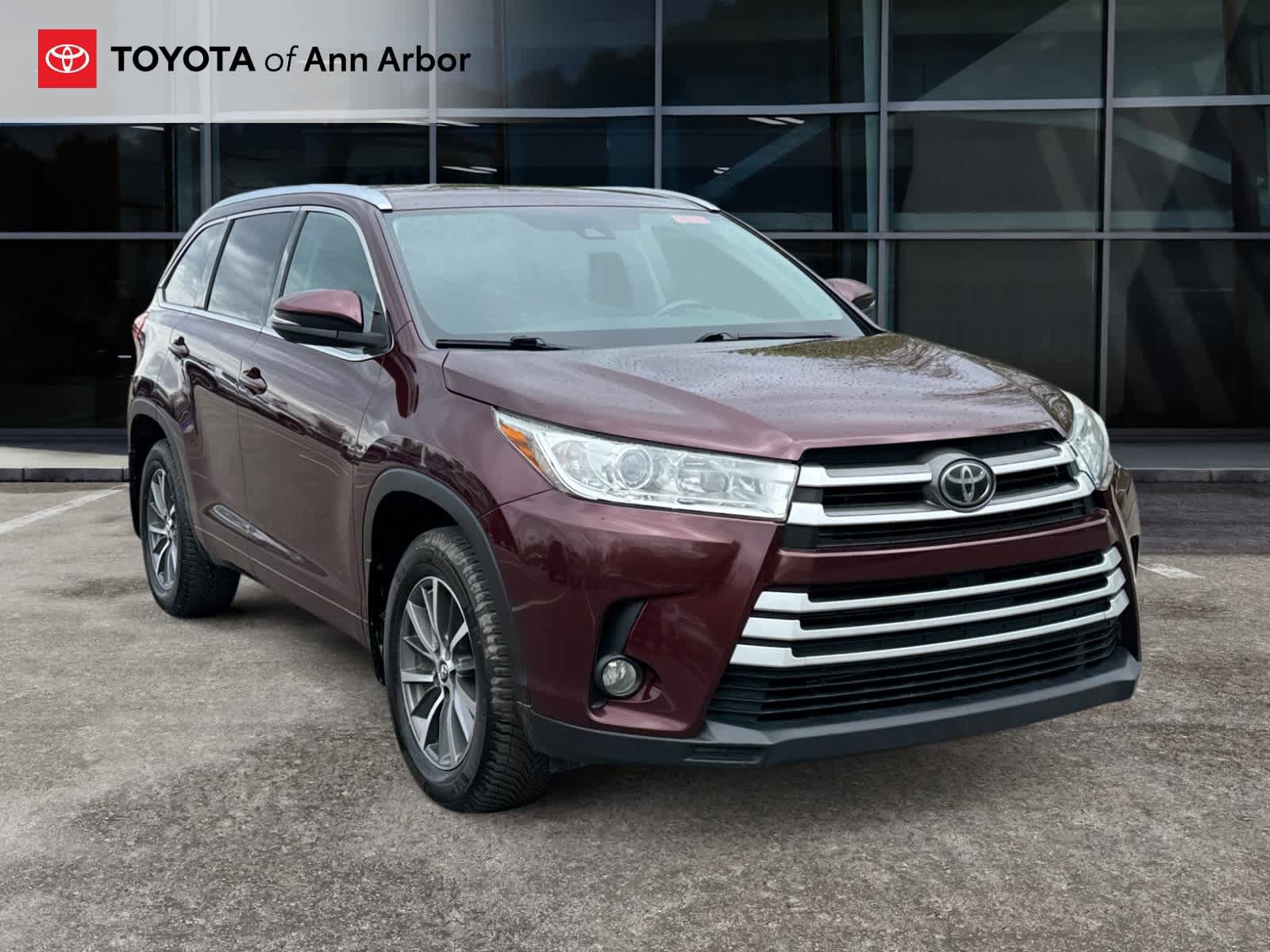 Used 2018 Toyota Highlander XLE AWD/4WD image 1