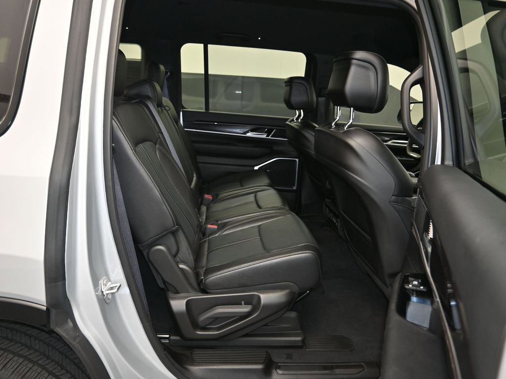 New 2024 Jeep Wagoneer 4WD image 29