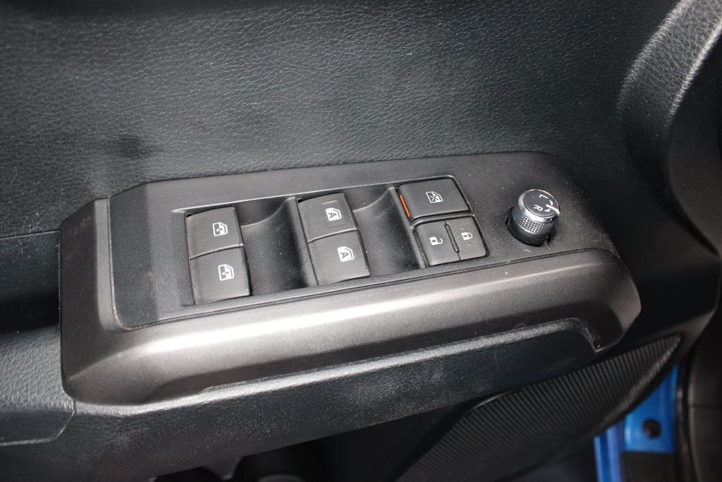 Used 2016 Toyota Tacoma SR5 AWD/4WD image 16