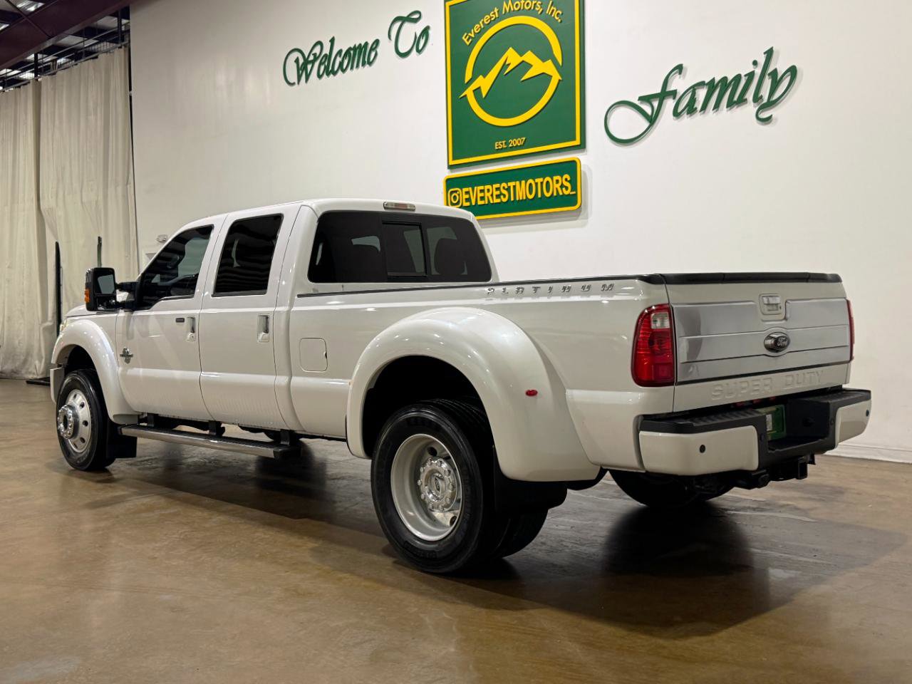 Used 2016 Ford F450 Platinum w/ FX4 Off Road Package AWD/4WD image 6