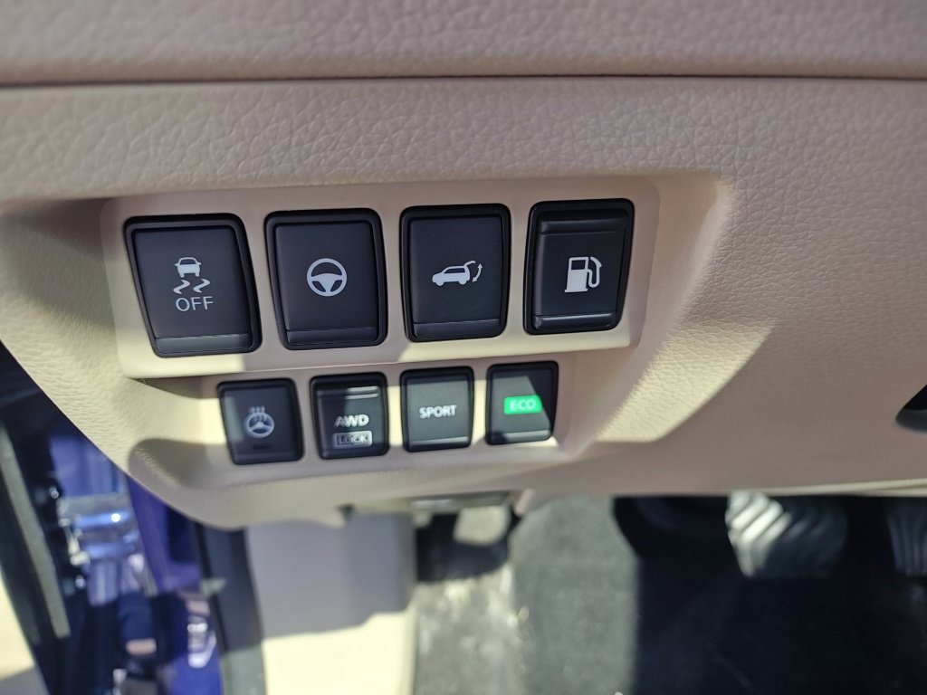 Used 2020 Nissan Rogue SL w/ Premium Package AWD/4WD image 9