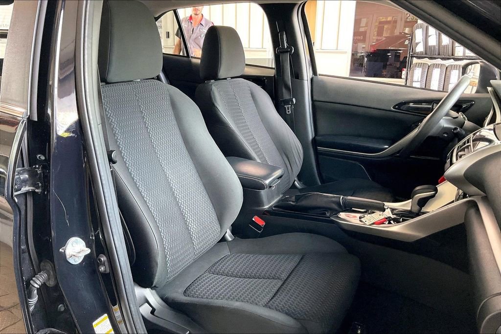 Used 2020 Mitsubishi Eclipse Cross LE image 22