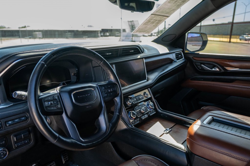 Used 2023 GMC Yukon XL Denali Ultimate w/ LPO, Floor Liner Package image 15