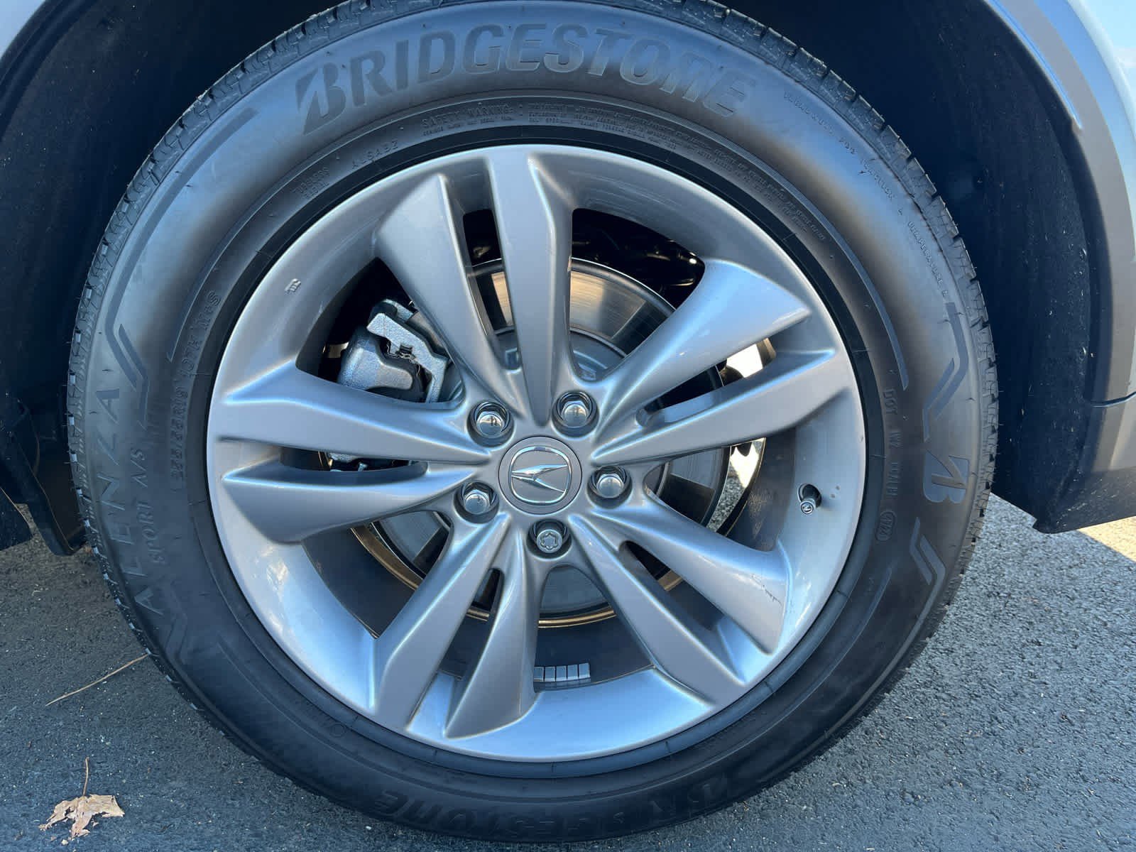 Used 2025 Acura MDX FWD image 16