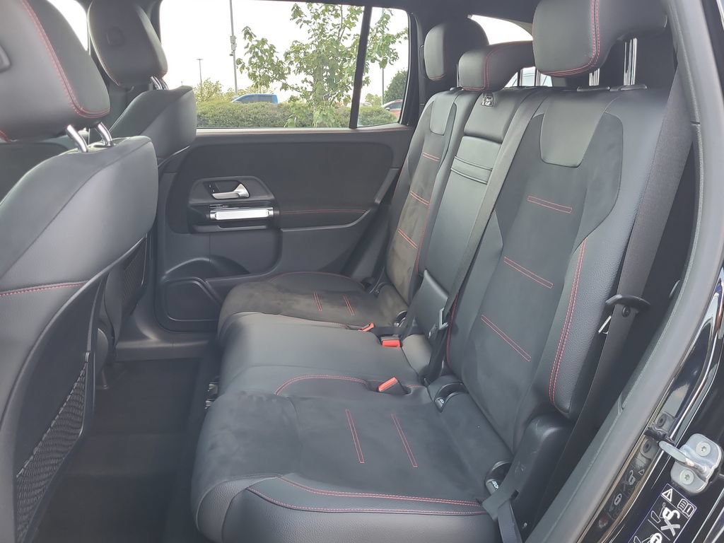 Used 2024 Mercedes-Benz GLB 250 image 13