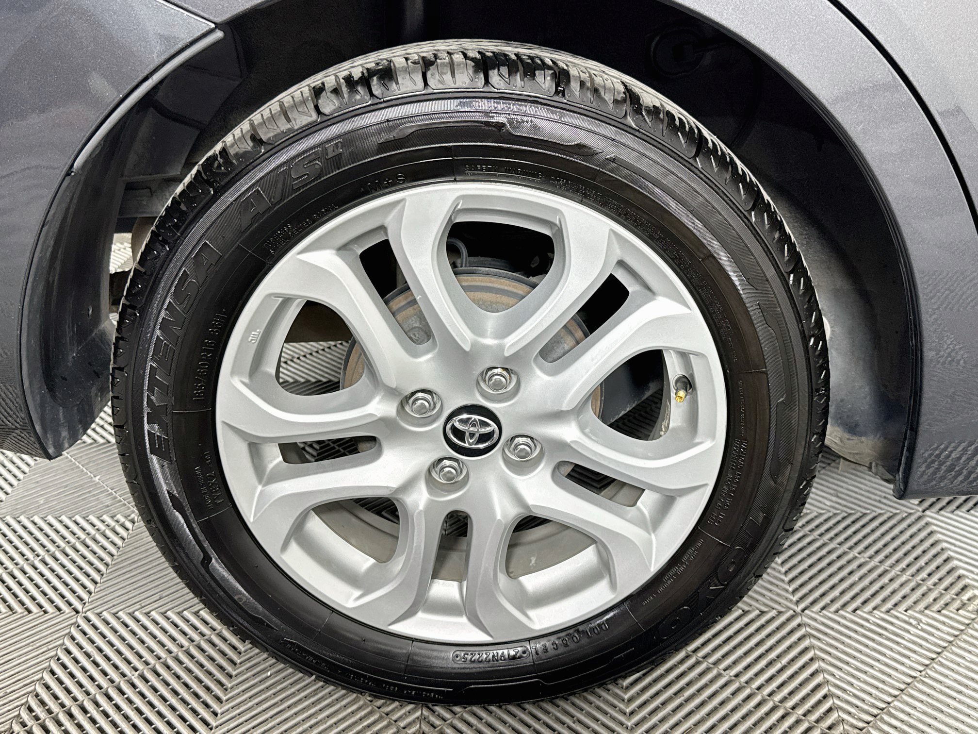 Used 2017 Toyota Yaris iA FWD image 31