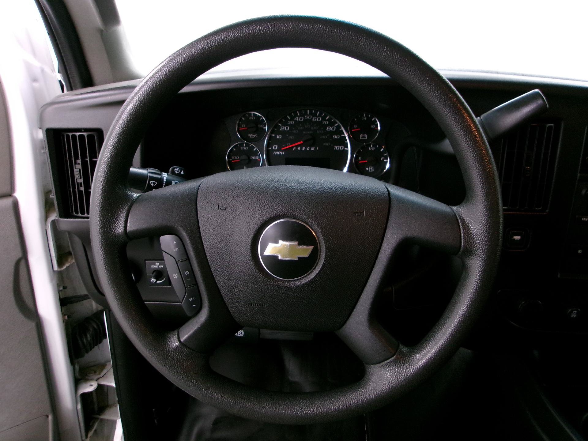 Used 2024 Chevrolet Express 3500 Extended w/ Driver Convenience Package RWD image 4