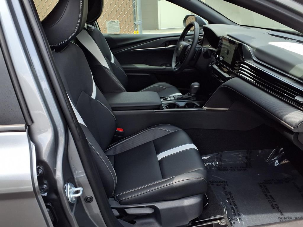 Used 2026 Toyota Camry SE FWD image 24