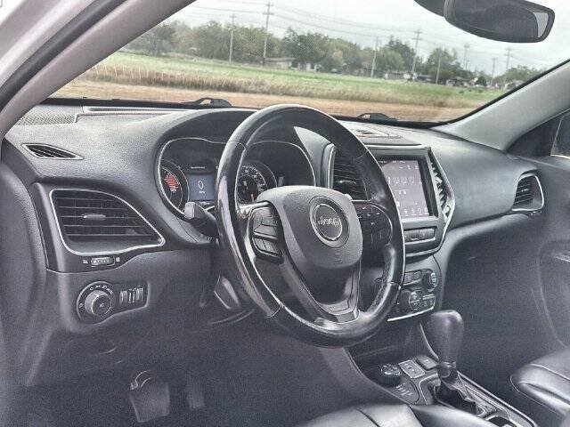 Used 2021 Jeep Cherokee Trailhawk AWD/4WD image 10