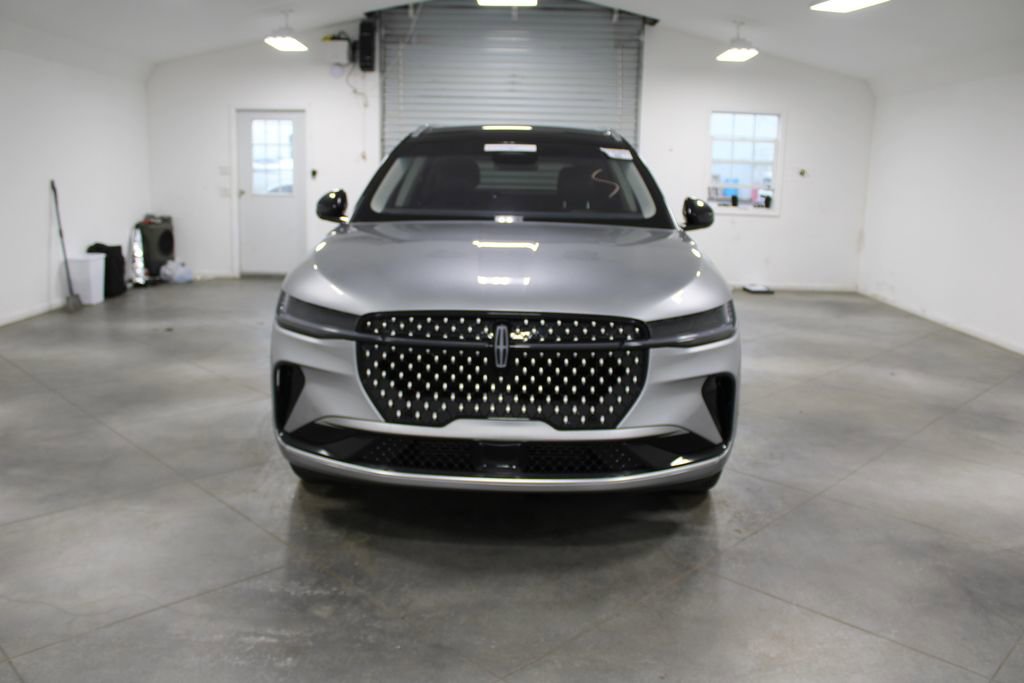 Used 2024 Lincoln Nautilus Reserve image 3