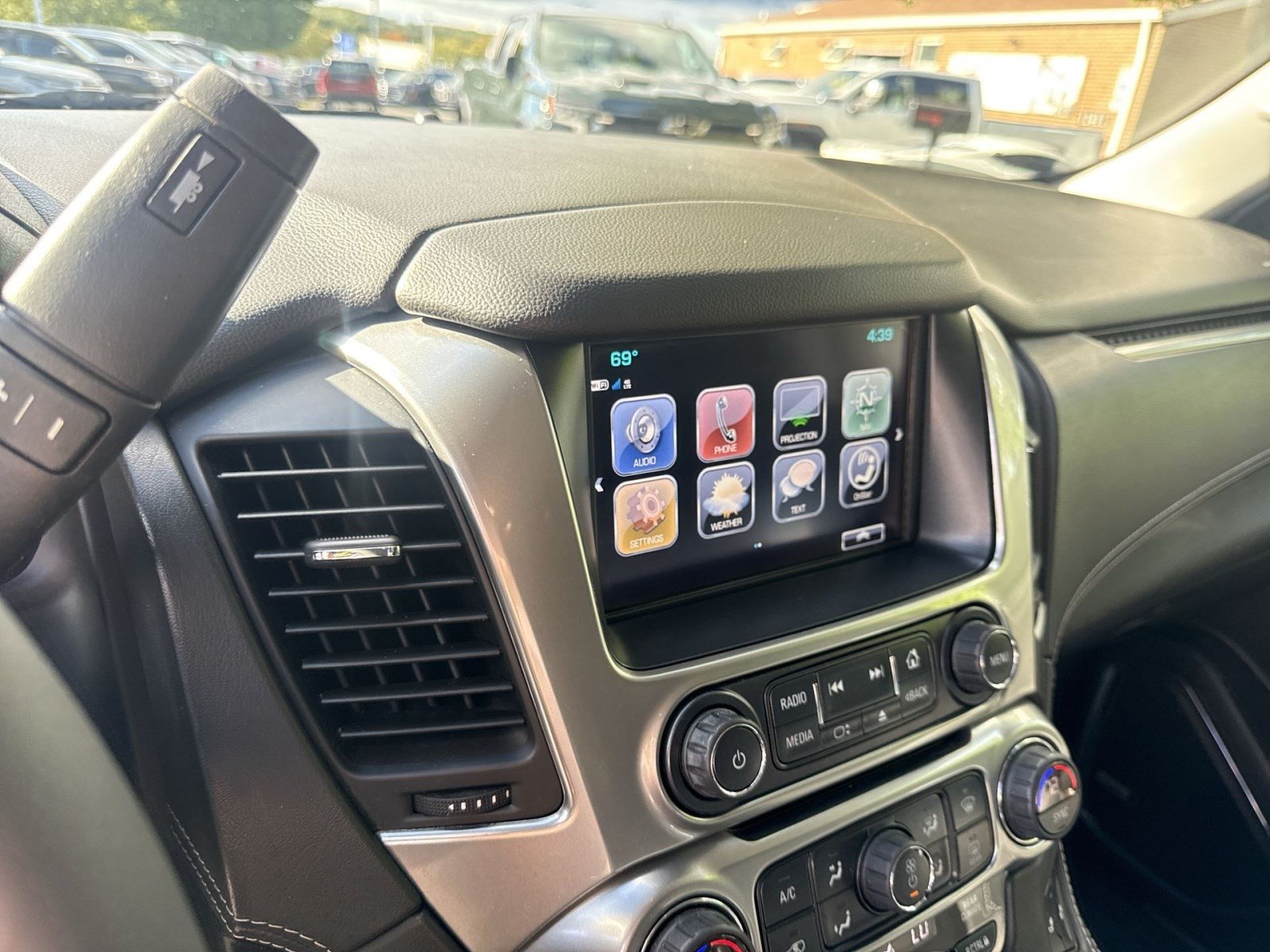 Used 2018 Chevrolet Tahoe LT AWD/4WD image 17