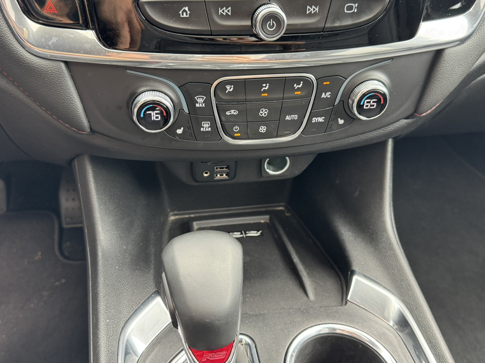 Used 2023 Chevrolet Traverse RS AWD/4WD image 32
