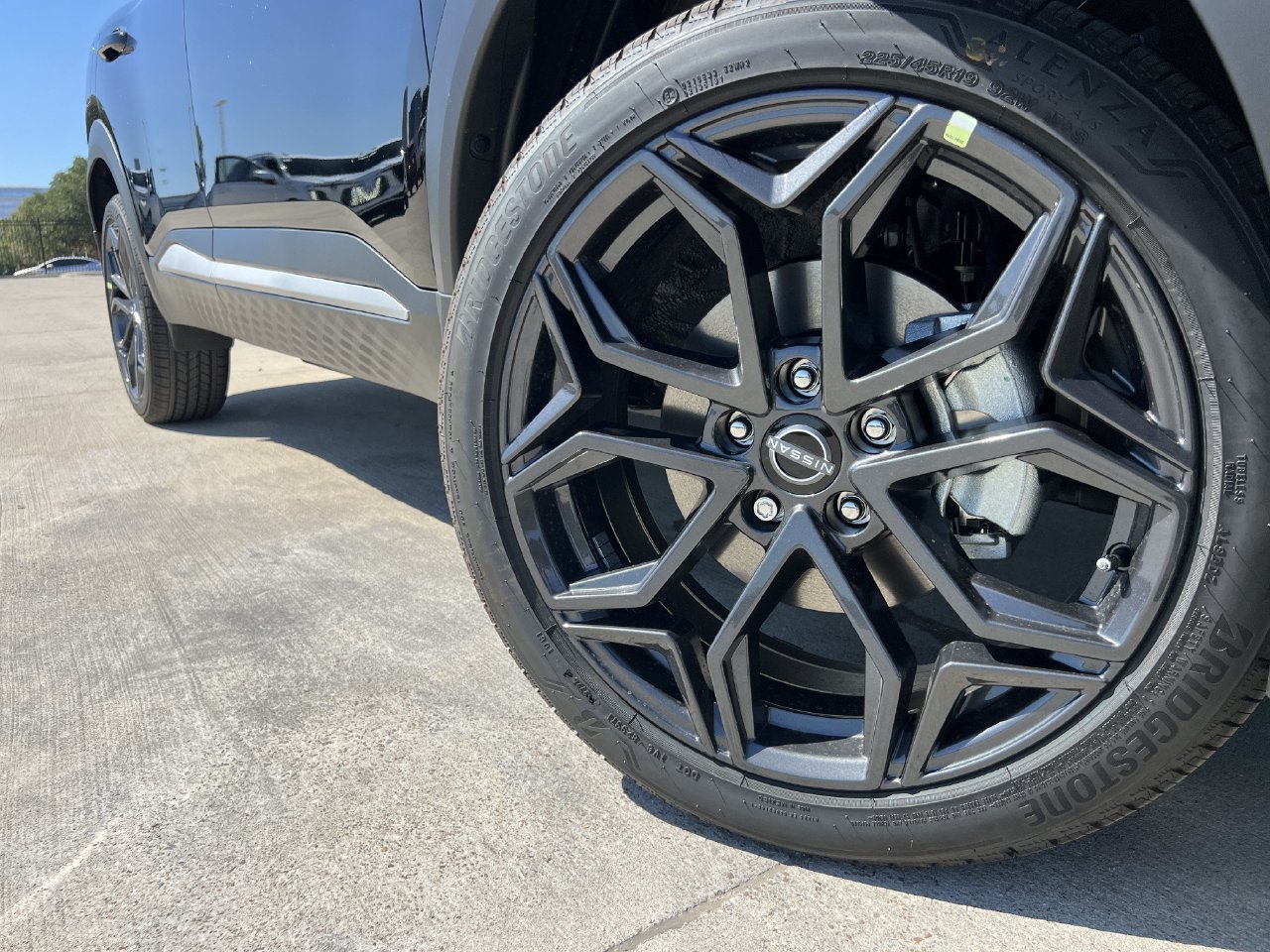 New 2027 Nissan Kicks SR AWD/4WD image 6