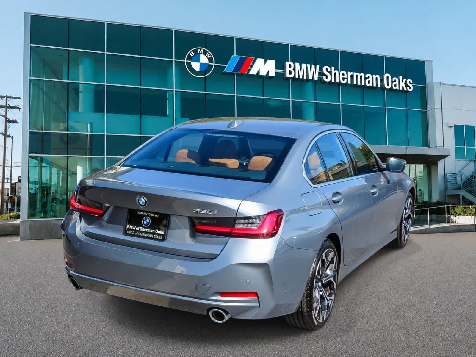 Used 2026 BMW 330i Sedan w/ Convenience Package RWD image 4
