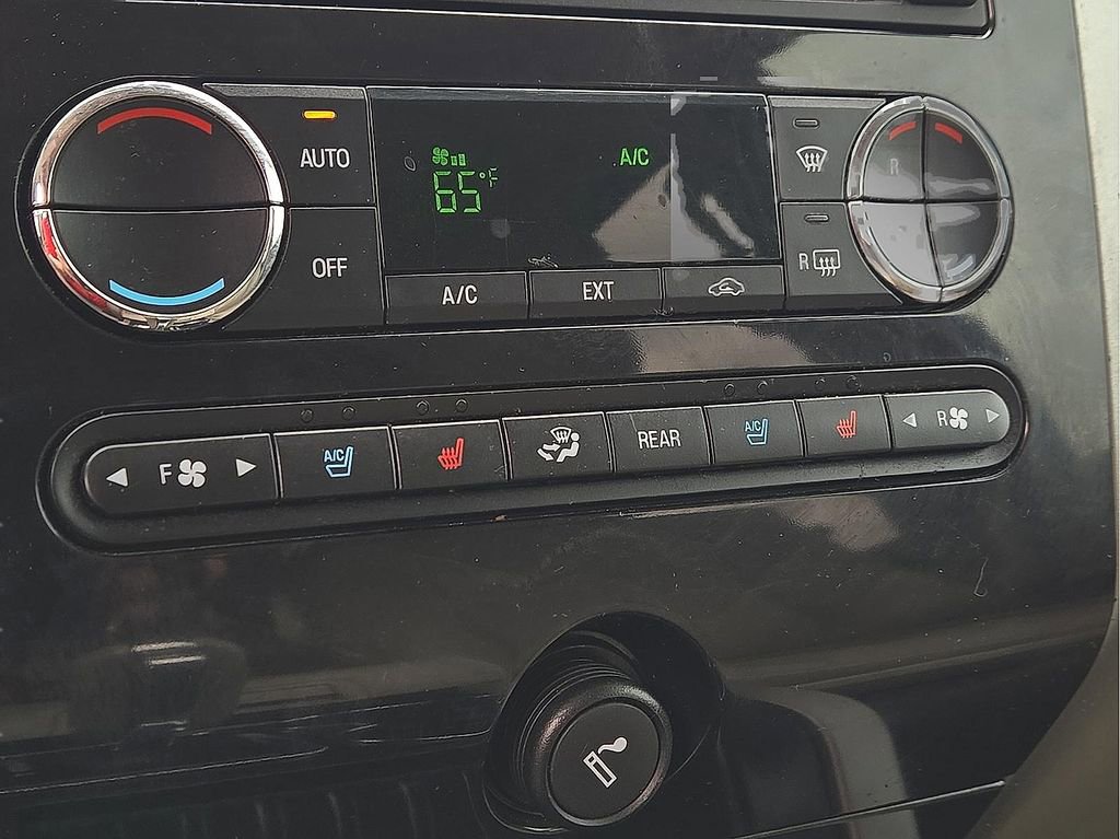 Used 2014 Ford Expedition Limited w/ Equipment Group 301A AWD/4WD image 16