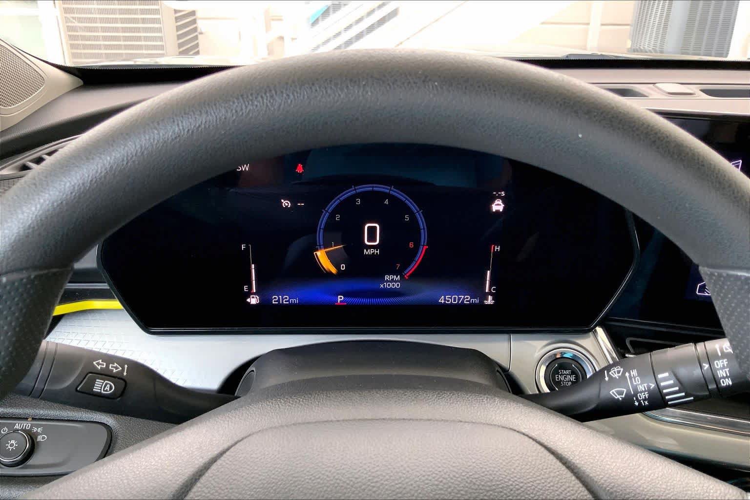 Used 2025 Chevrolet Trax LT FWD image 26
