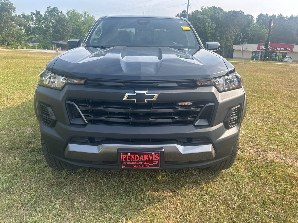 Used 2024 Chevrolet Colorado Trail Boss w/ Technology Package AWD/4WD image 3