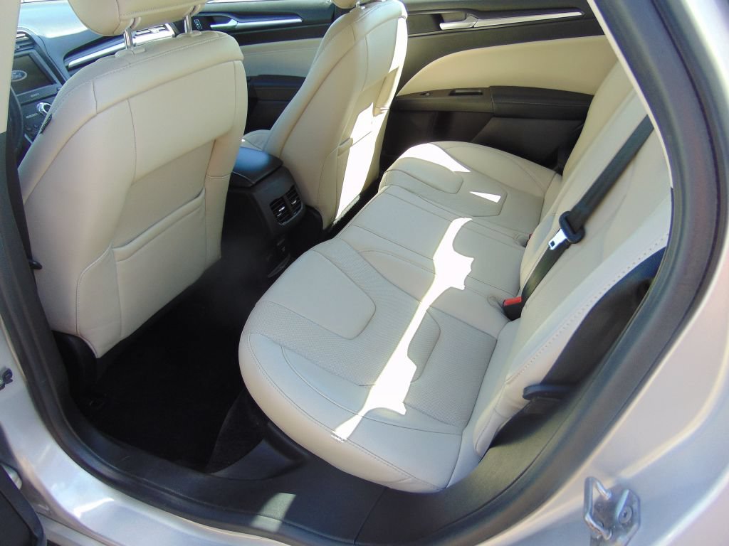 Used 2018 Ford Fusion Titanium FWD image 3
