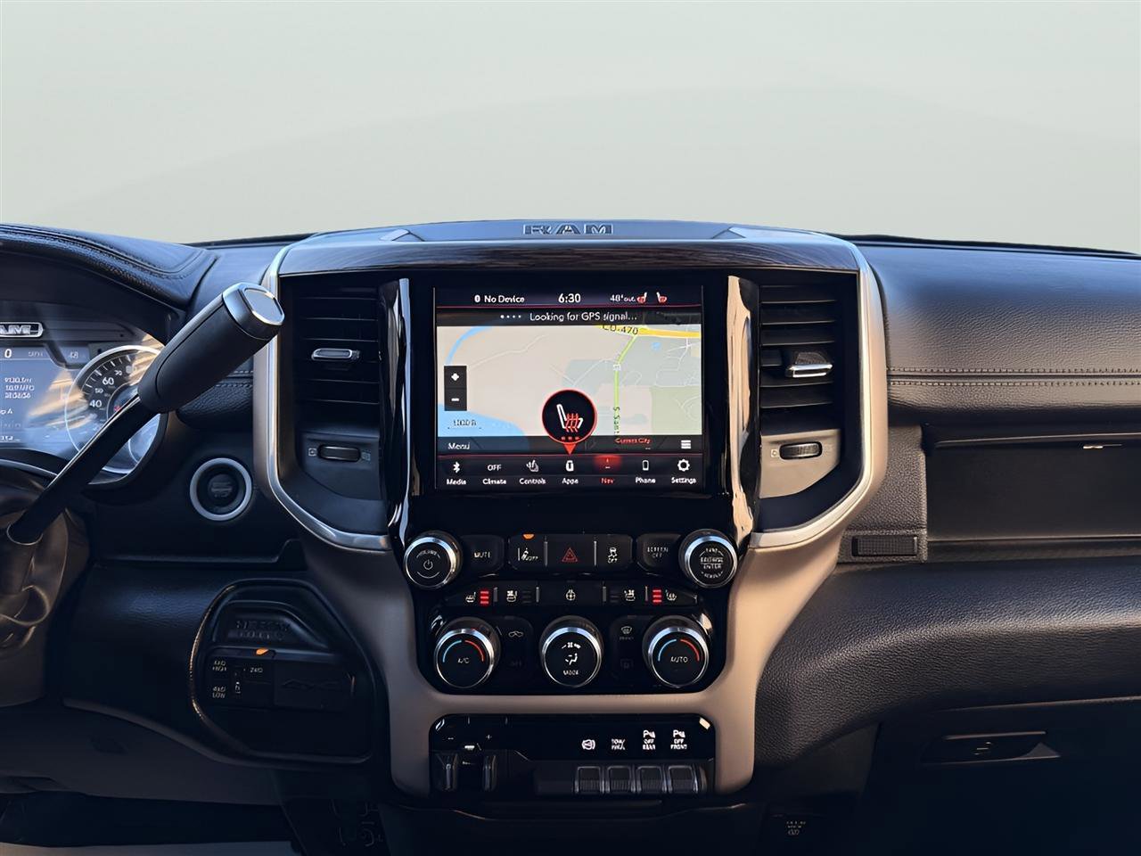 Used 2020 RAM 2500 Laramie AWD/4WD image 16