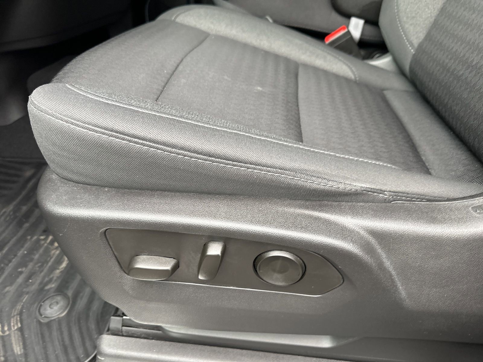 Used 2023 Chevrolet Silverado 1500 LT image 19