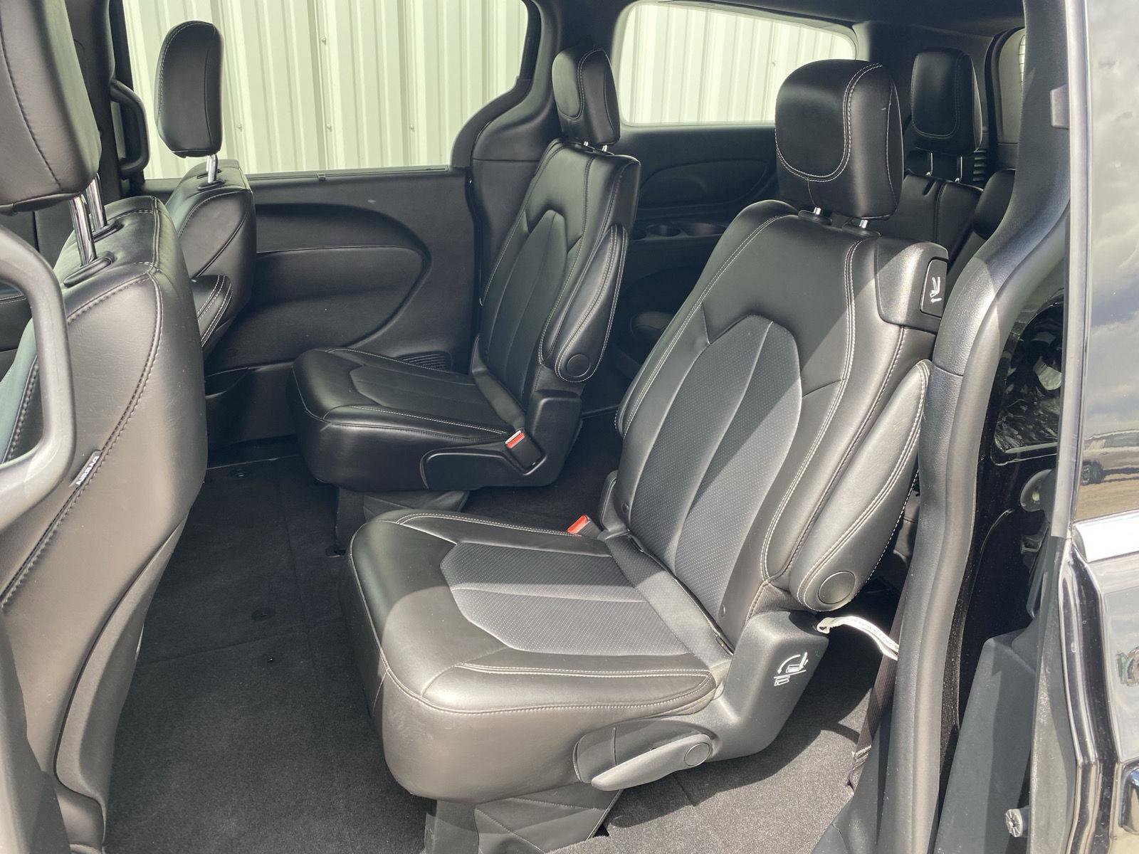 Used 2025 Chrysler Pacifica Select FWD image 22