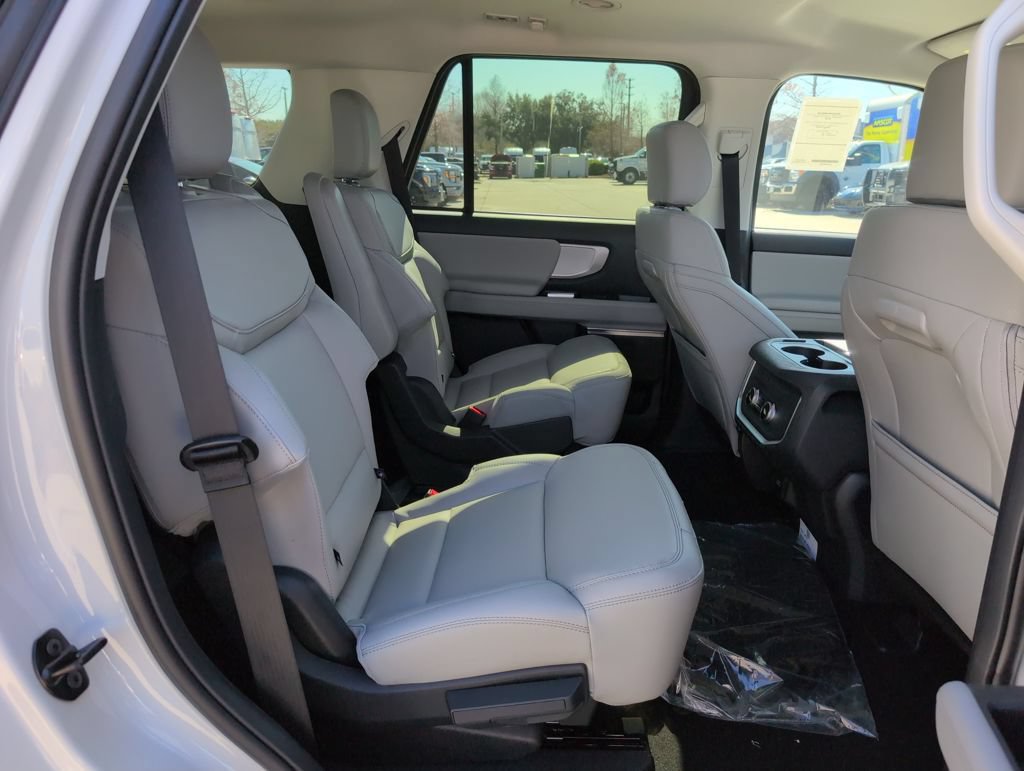 New 2026 Ford Expedition Active RWD image 15