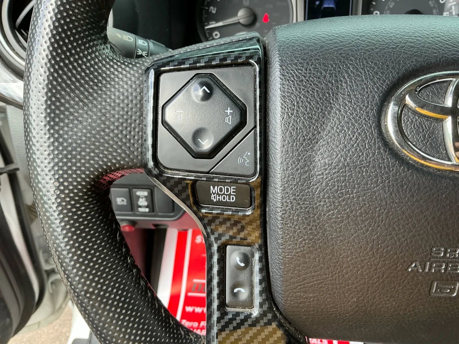 Used 2022 Toyota Tacoma TRD Off-Road image 28