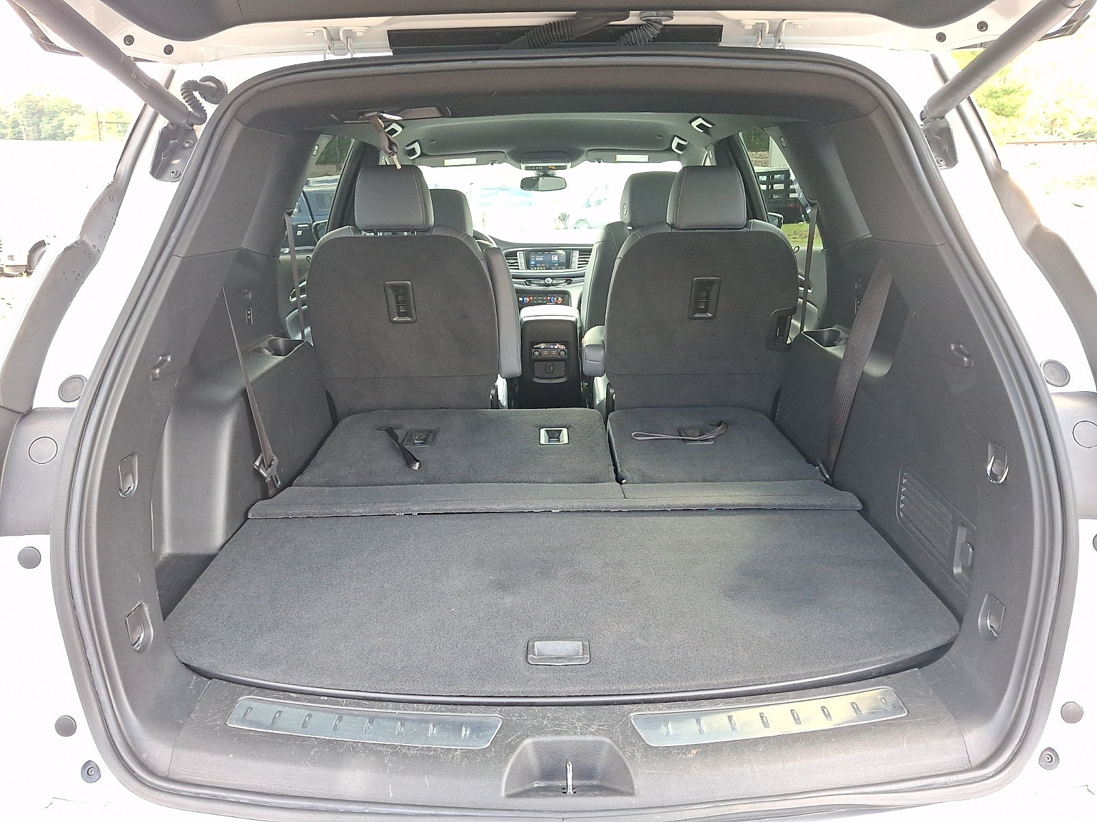 Used 2023 Buick Enclave Essence AWD/4WD image 30