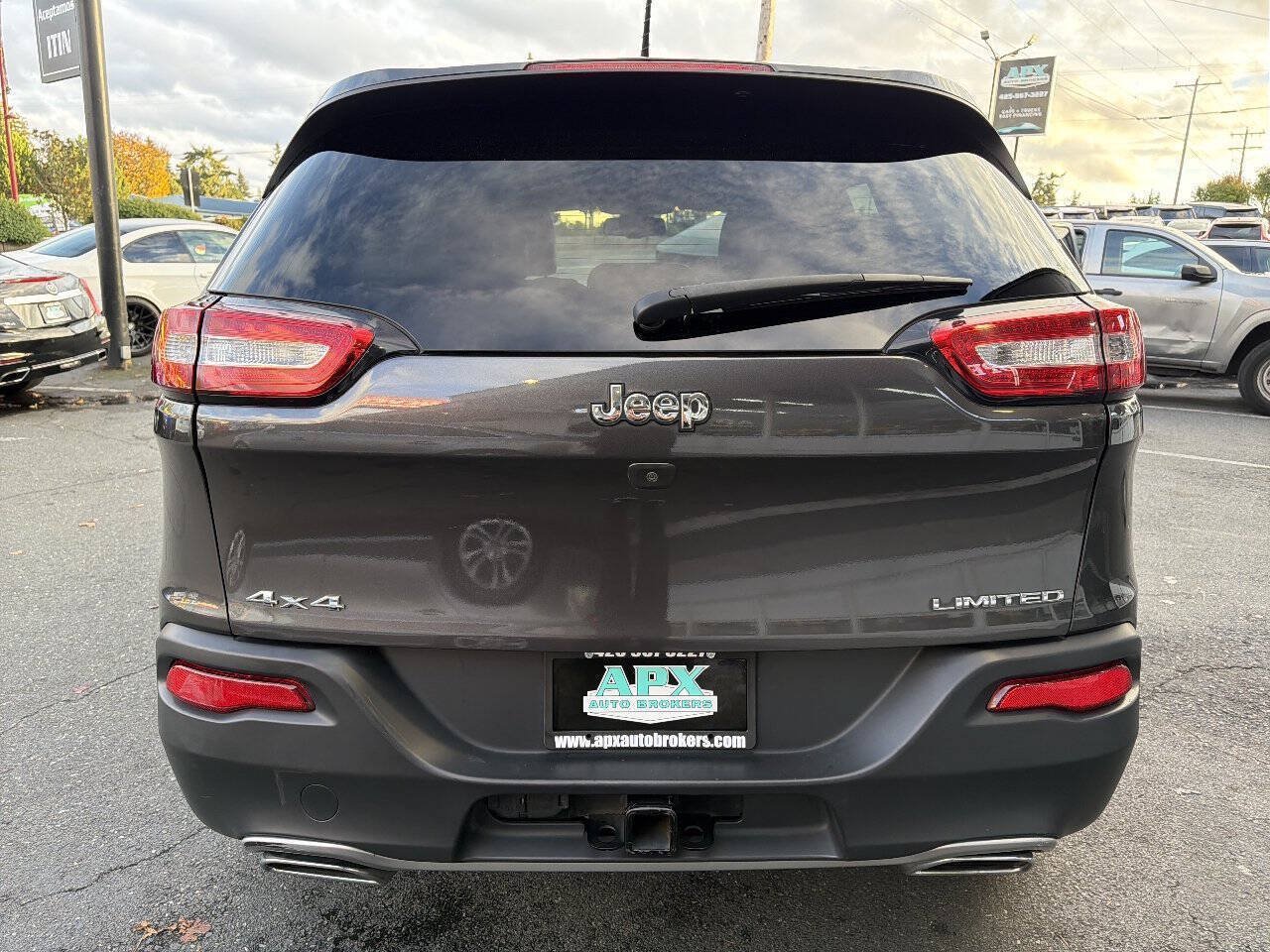 Used 2015 Jeep Cherokee Limited w/ Trailer Tow Group AWD/4WD image 5