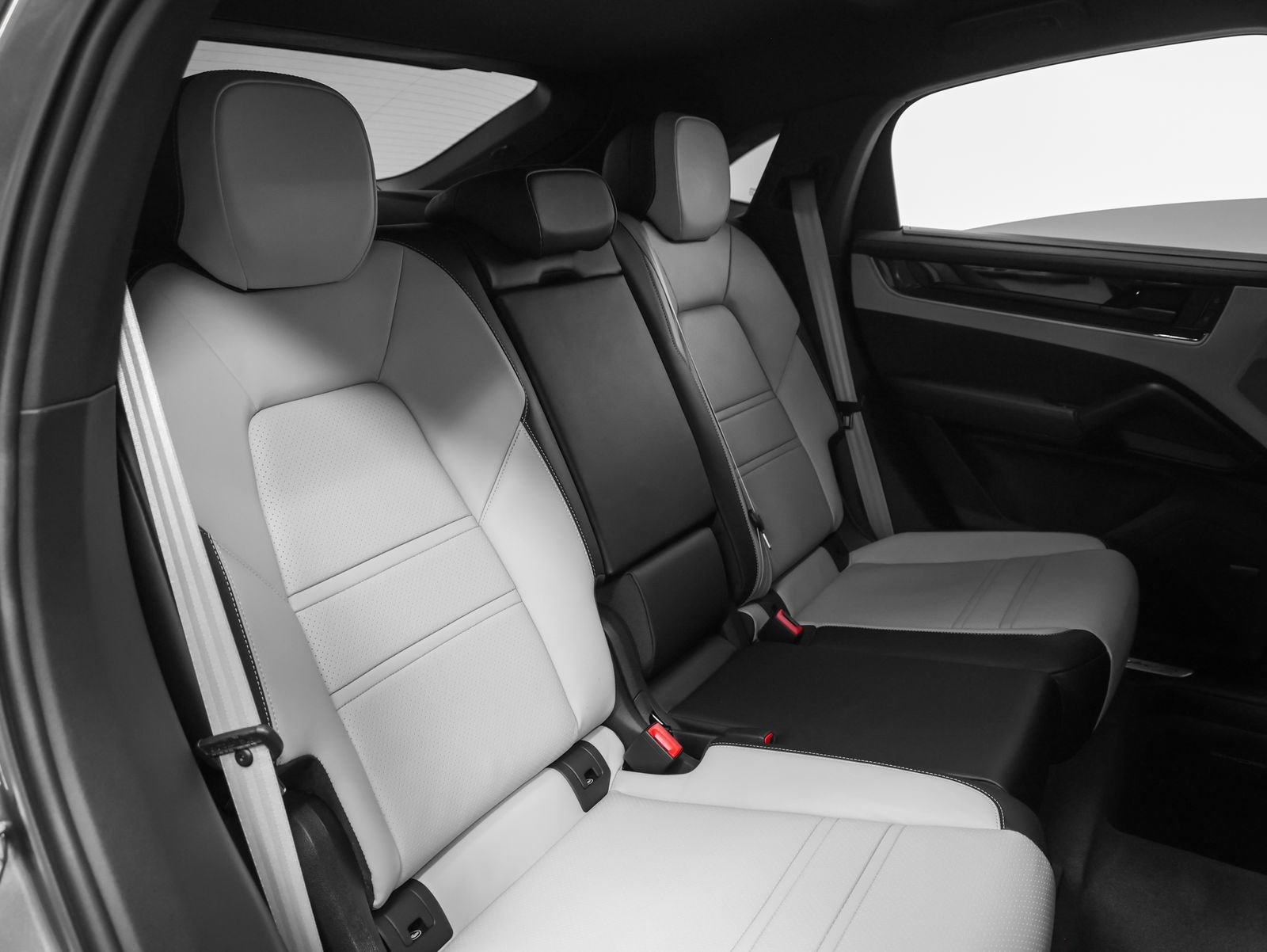 Certified 2026 Porsche Cayenne S AWD/4WD image 30