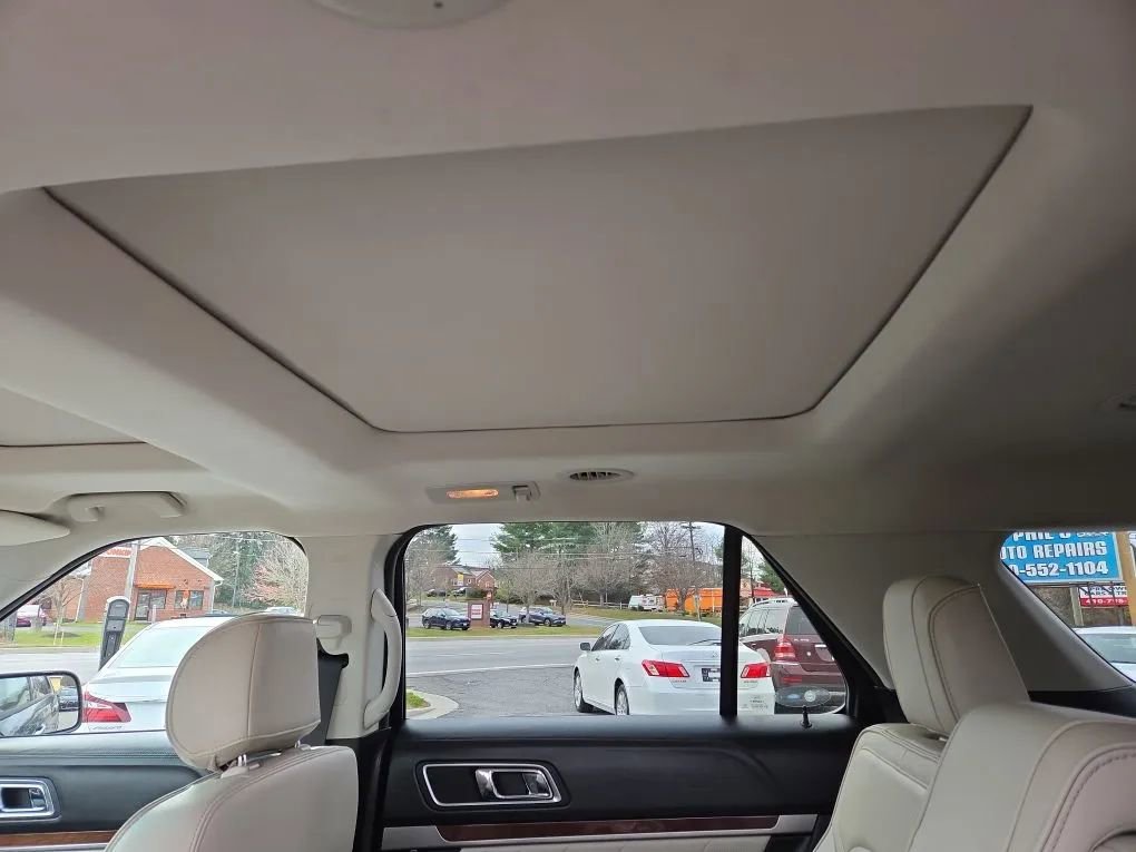 Used 2016 Ford Explorer Platinum image 20