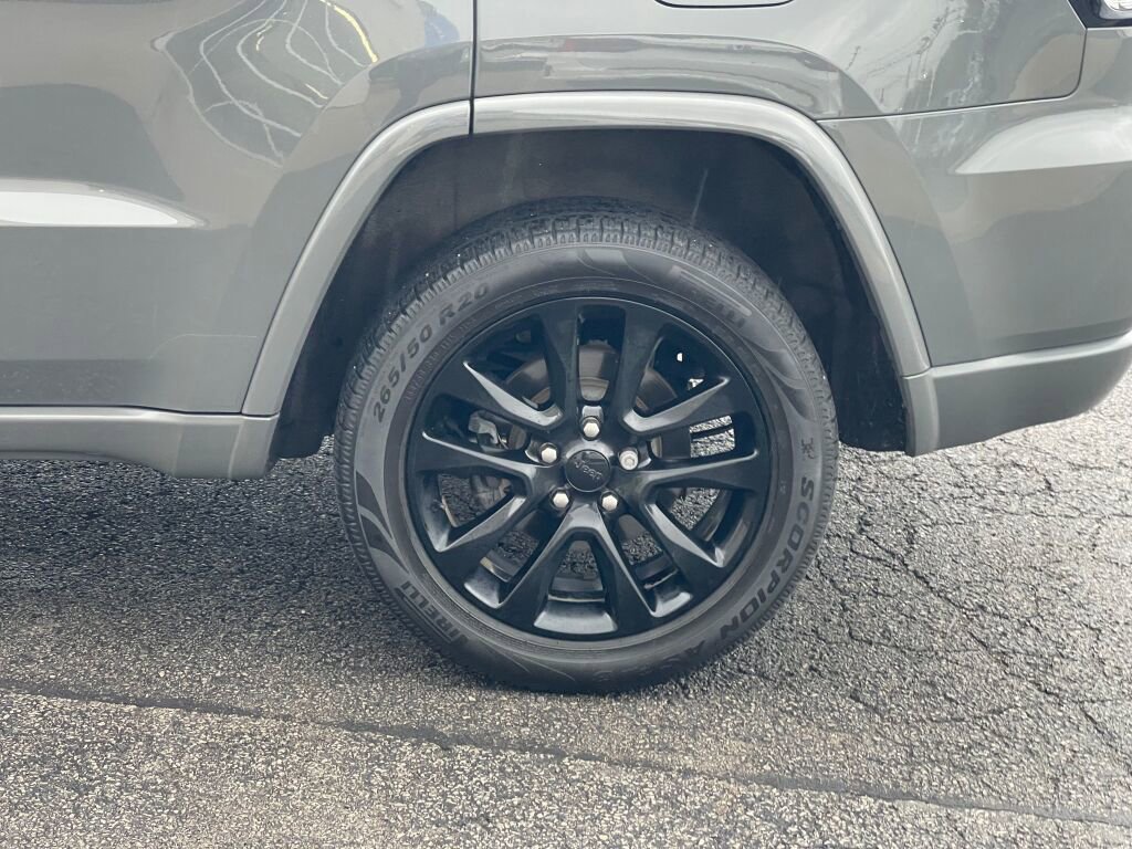 Used 2020 Jeep Grand Cherokee Altitude AWD/4WD image 36