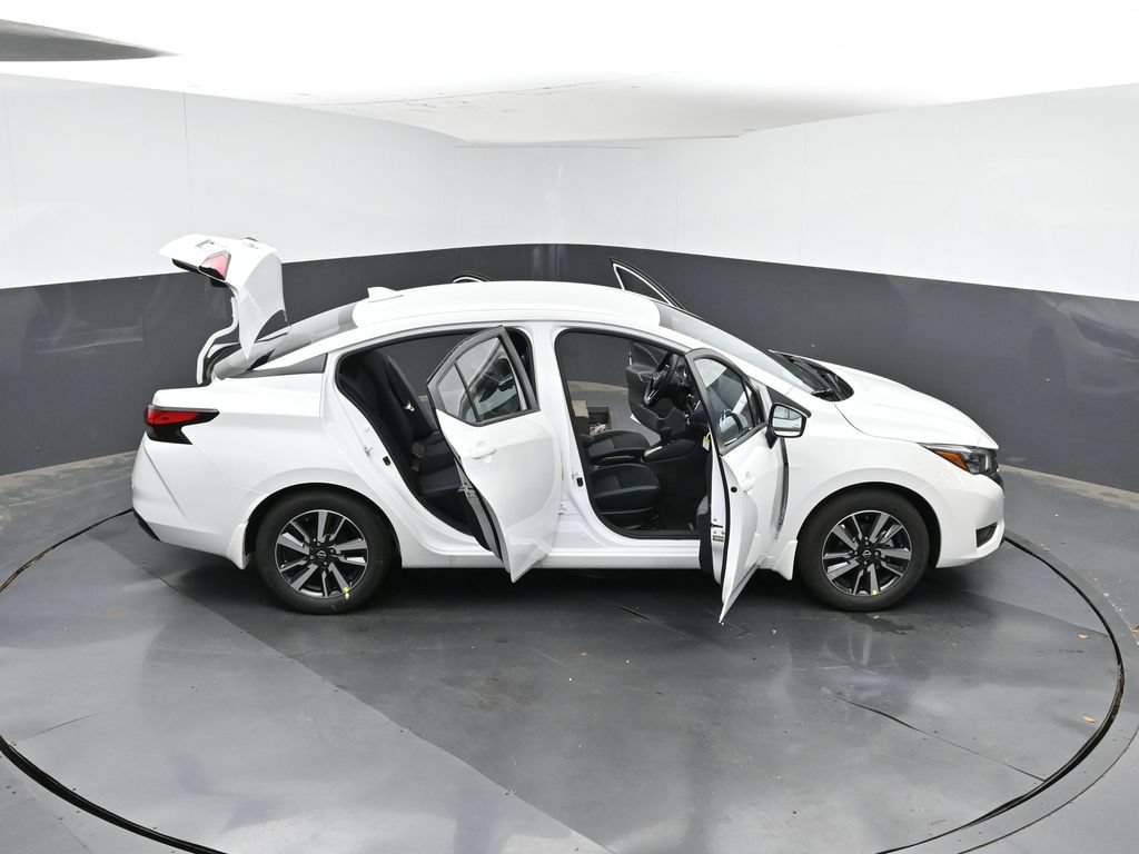 Used 2025 Nissan Versa SV w/ Trunk Package FWD image 31