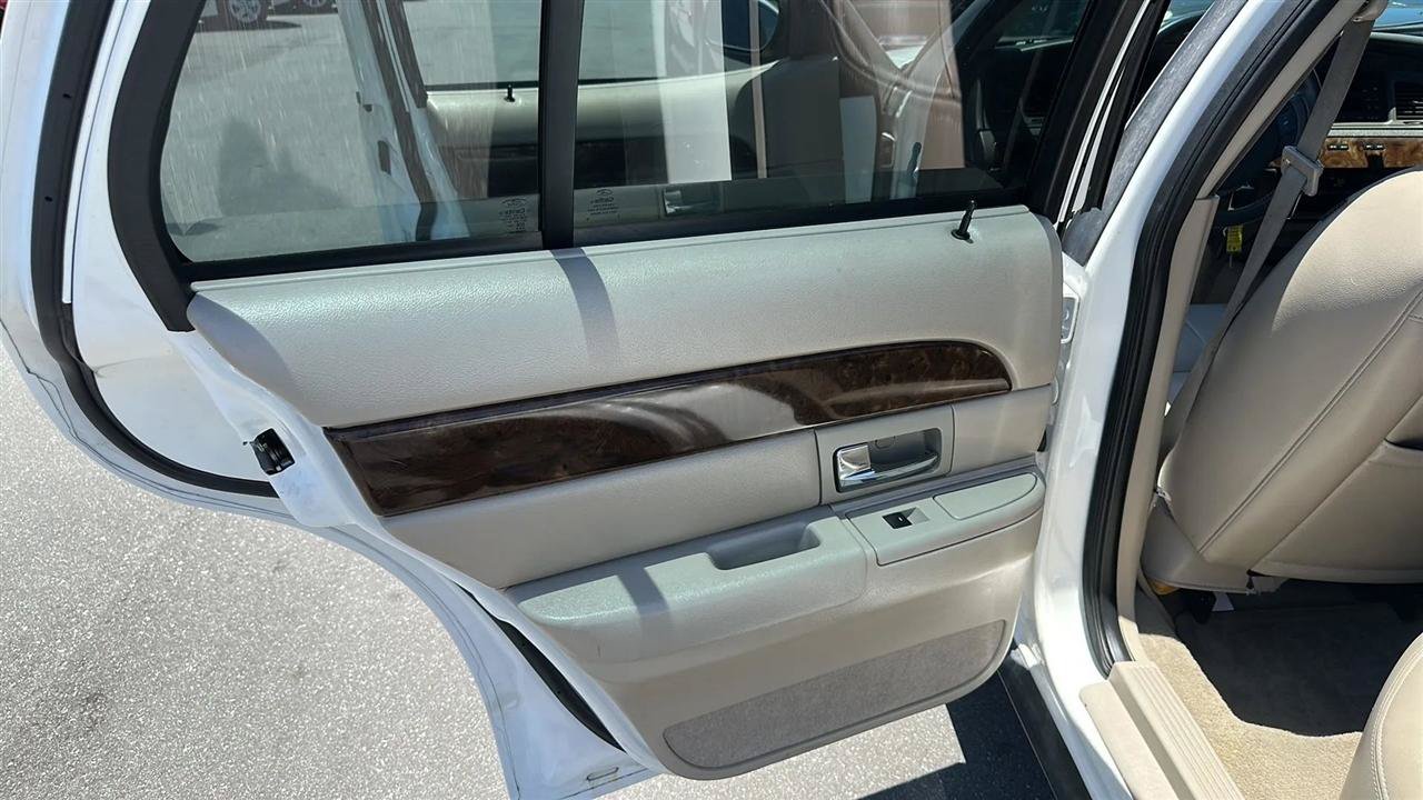 Used 2011 Mercury Grand Marquis LS RWD image 64