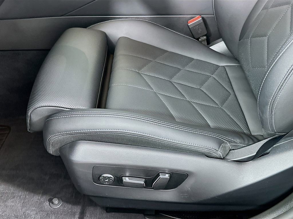 Used 2025 BMW 530i 530i w/ Premium Package image 20