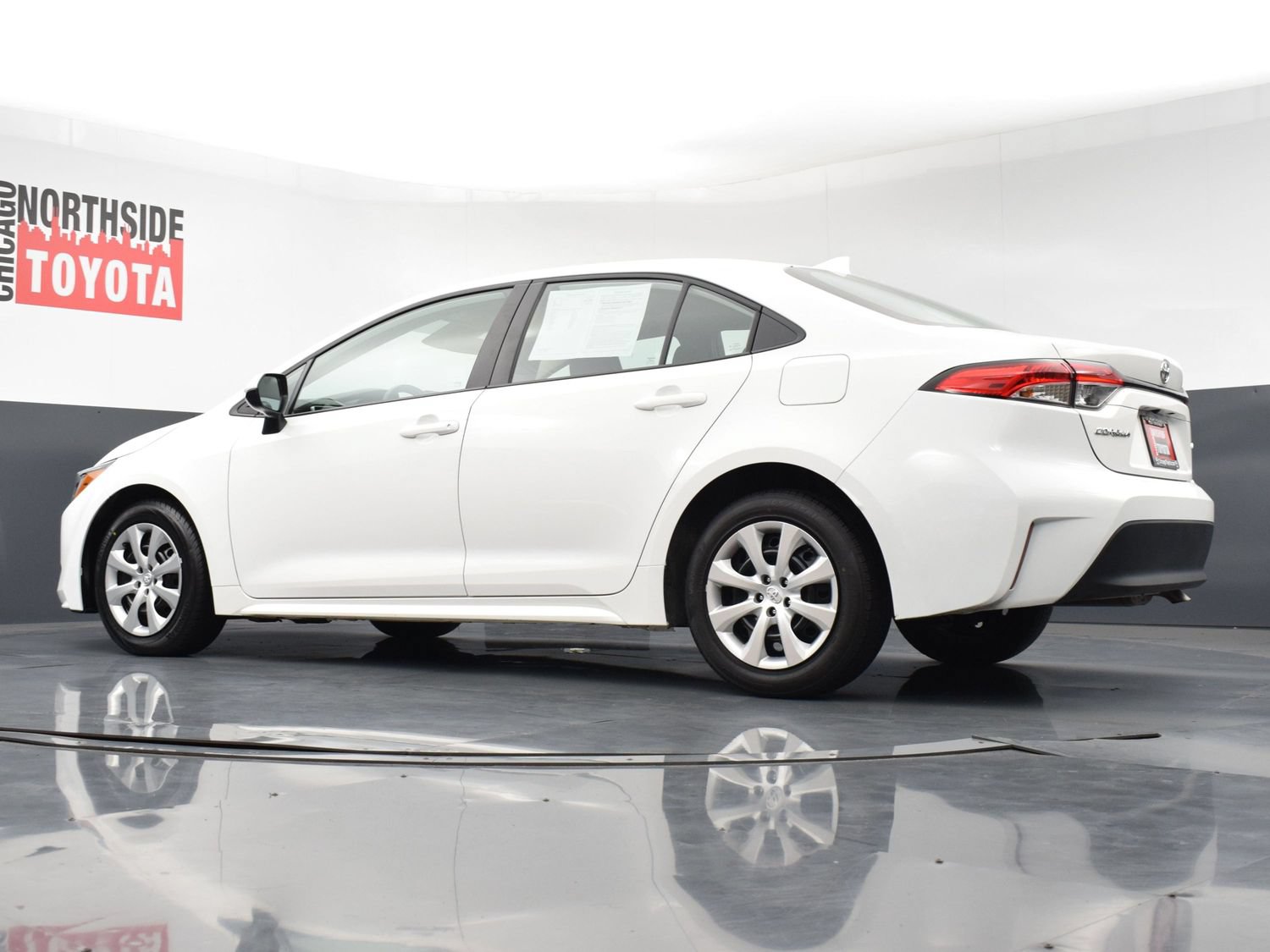 Used 2025 Toyota Corolla LE FWD image 25